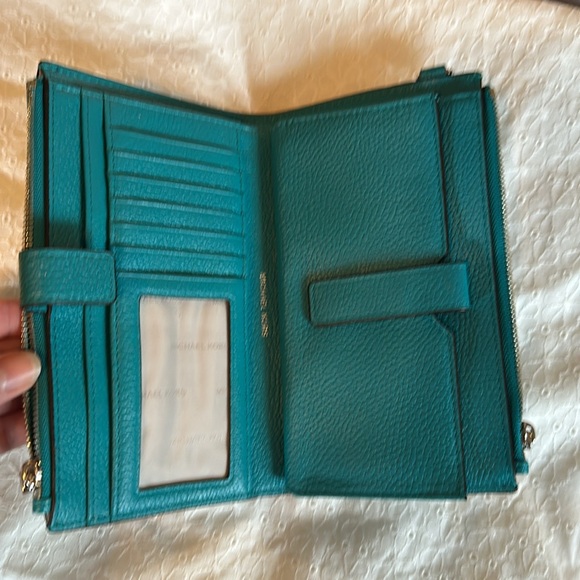 Michael Kors Adele wristlet wallet - Picture 11 of 12